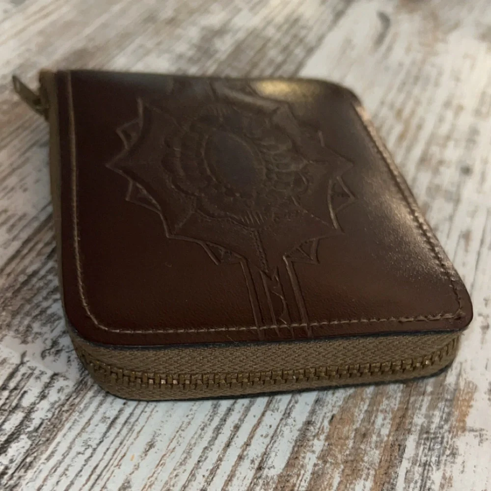 Vintage Comme des Garçons Classic Leather zip-around wallet #leather #album
